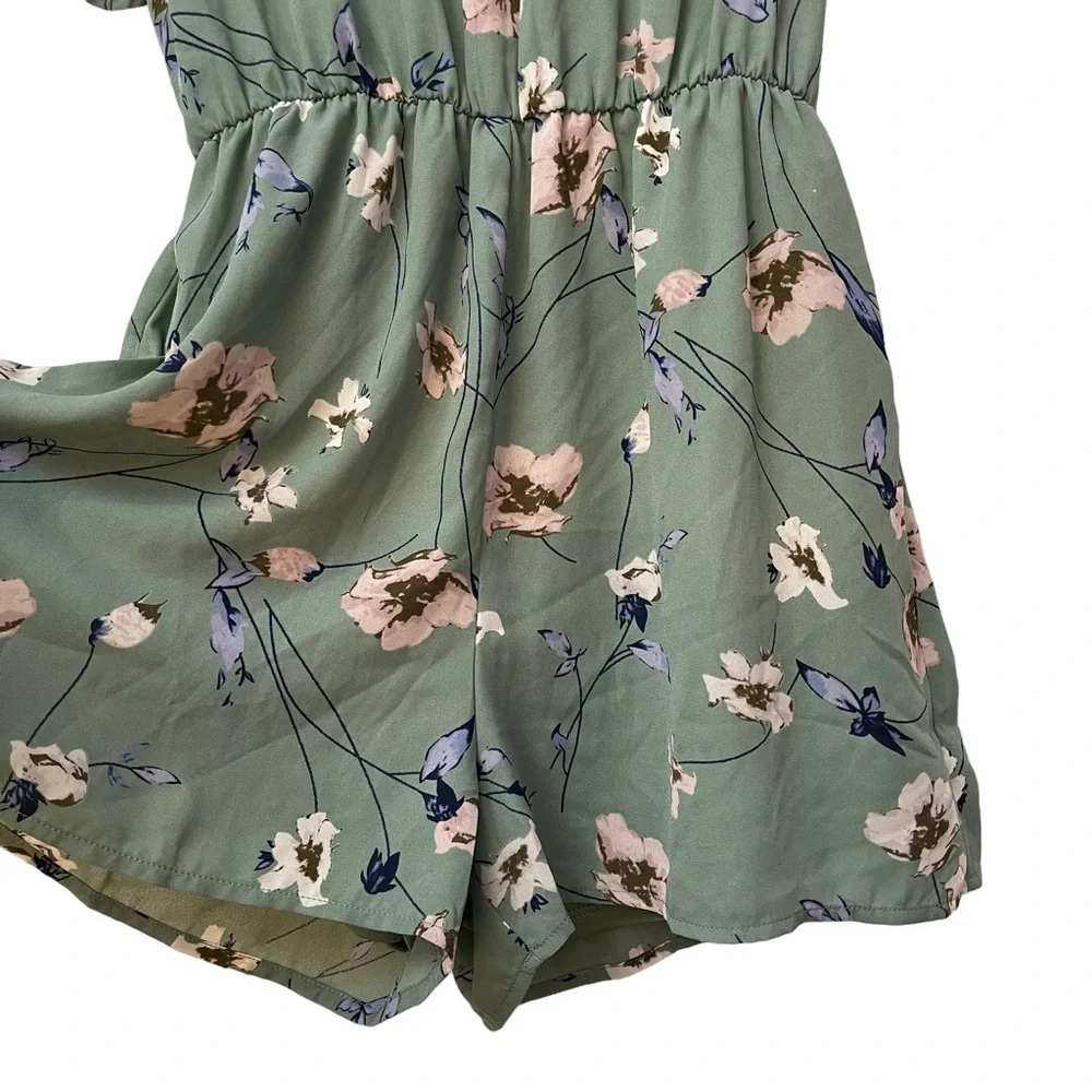Sienna Sky Floral Spring Short Ruffled Sleeve Romper Size S - Picture 6 of 11